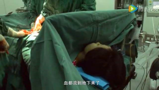 秋瓷炫生孩子出现的状况,秋瓷炫产后首次出现