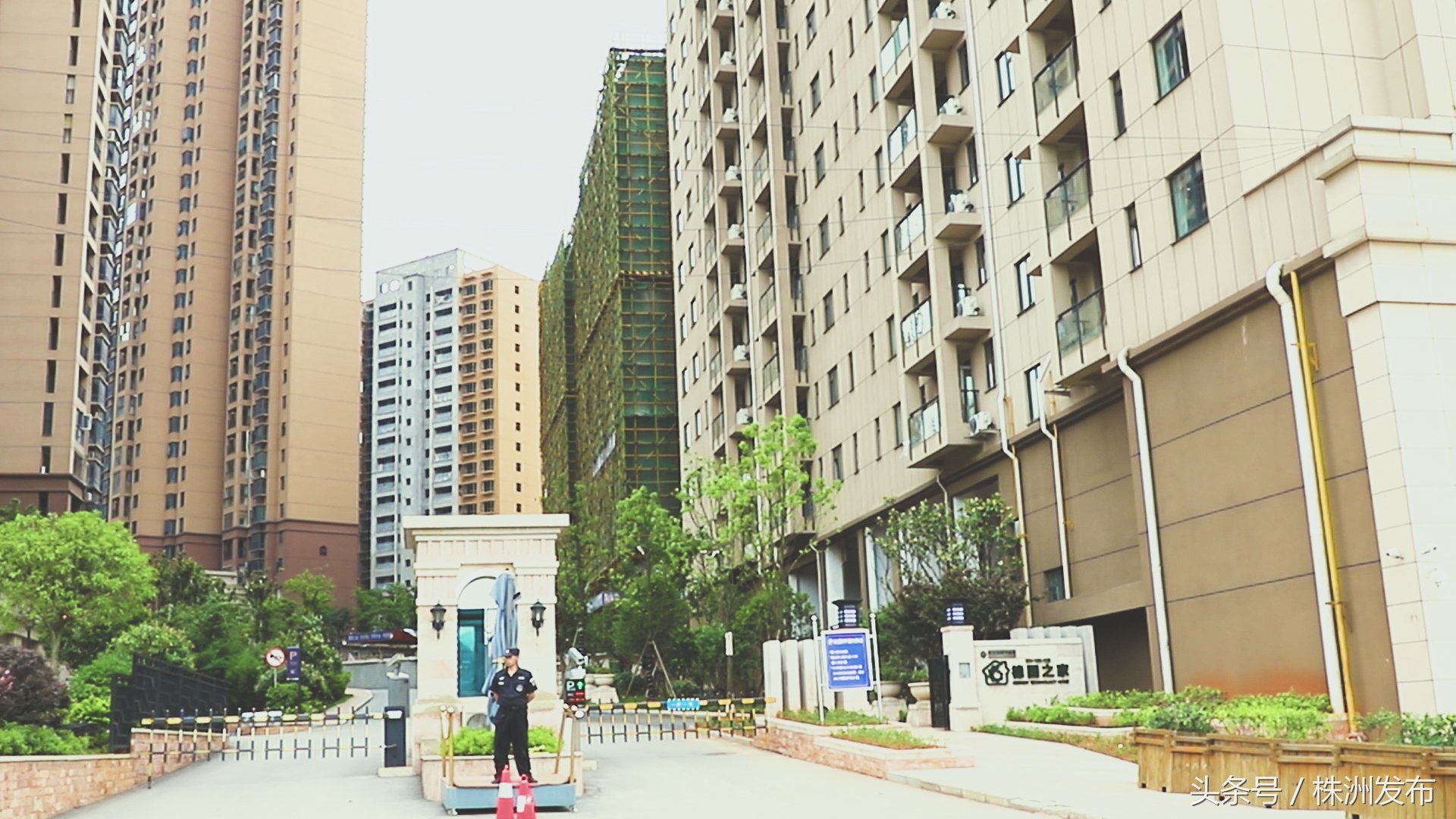 鏍床闈掗緳婀鹃倱澶╅,鏍床闈掗緳婀鹃倱澶╅韬环