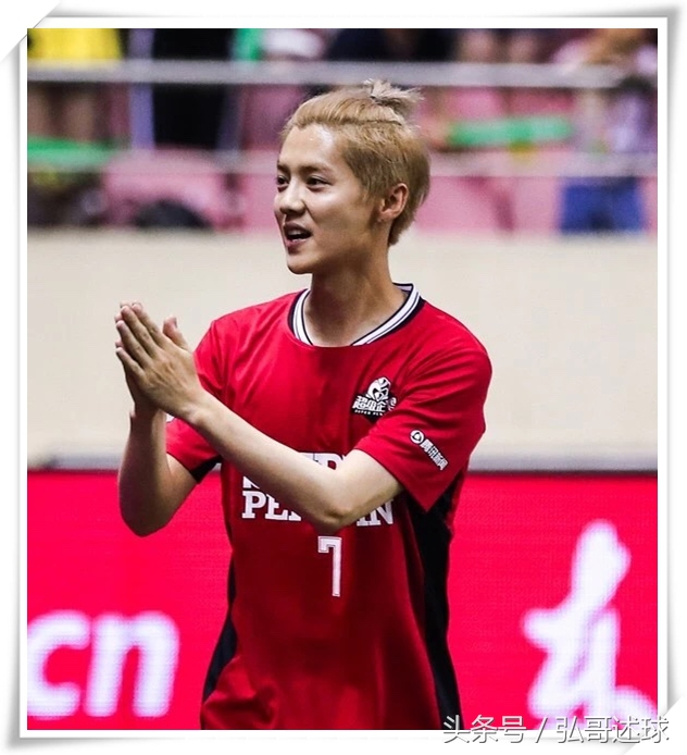 What？确认你的眼神，这足球还怎么踢