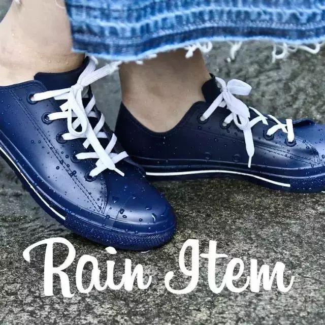 穿上雨鞋,下雨天穿雨鞋防水又好看时尚