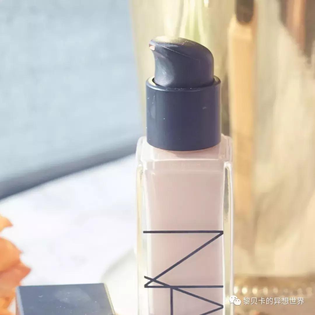 适合夏天用的粉底液遮瑕不脱妆,夏天脸部容易出汗适合哪个粉底液