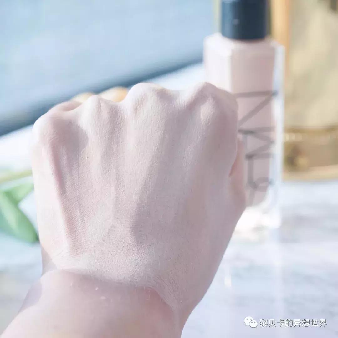 适合夏天用的粉底液遮瑕不脱妆,夏天脸部容易出汗适合哪个粉底液