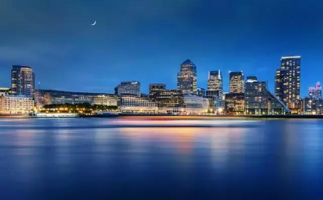 他放弃令人艳羡的工作，用摄影支持旅行梦想