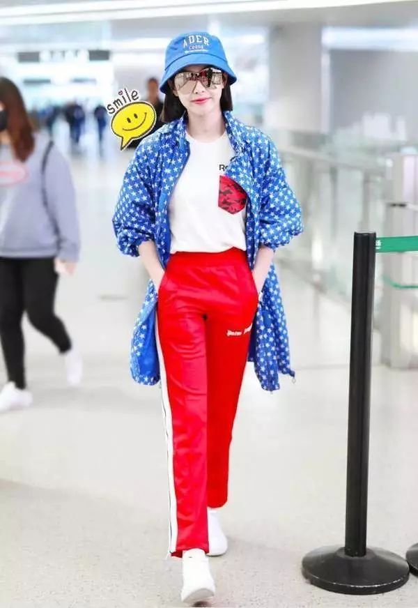 第一个在裤子侧面加条纹的那个人可以获终身成就奖了，易烊千玺鹿晗宋茜都会同意的