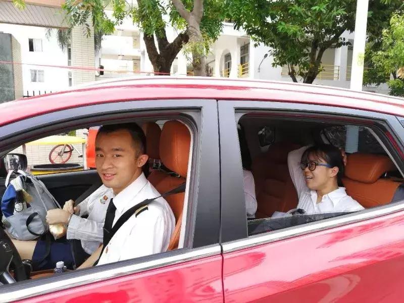 高考汕头几个考场,高考第一天学校门口人山人海