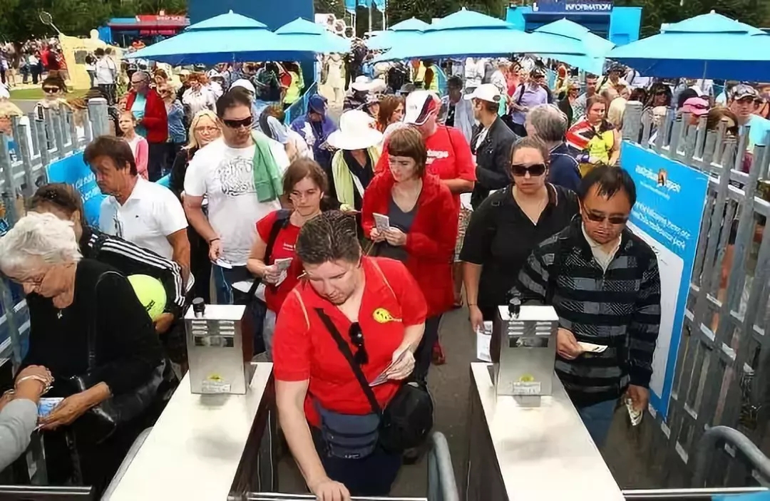 球场内的烟火是什么,球场的烟火