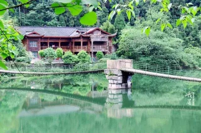 带着女生去峨眉山,带着女友穷游