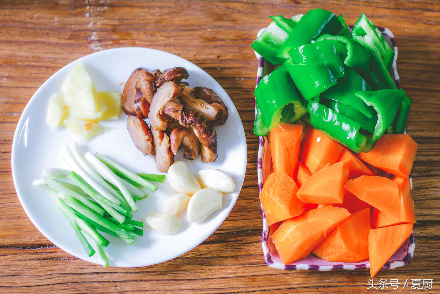 香嫩滑口的黄焖鸡家庭版做法来了,黄焖鸡这样做简单易学鲜香味美