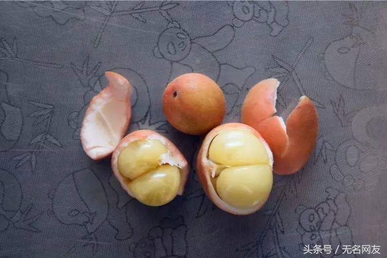 野生的果子，有止咳平喘、解毒止痒的功效，30元一斤的稀罕货