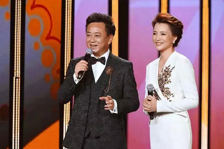 董卿回归的视频,董卿重回舞台