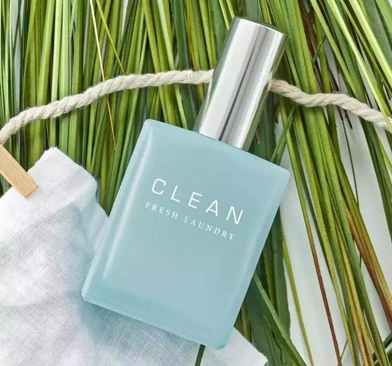 这次才是最性感的用香法，不止香调分析、喷香位置那么简单