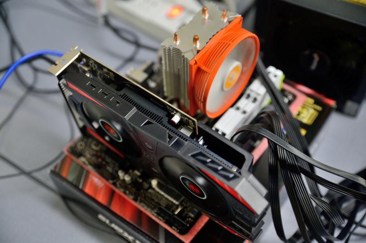 8代处理器装32位系统,磐正aa55mz2-q7主板最高上什么cpu