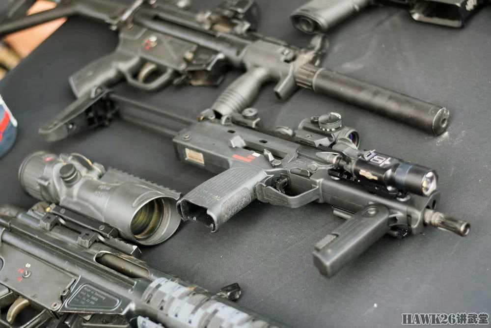 美国土豪枪迷聚会：昂贵的FNSCAR步枪就是门票