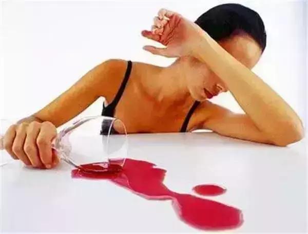 大姨妈来了血色发黑,大姨妈发黑怎样调理最好