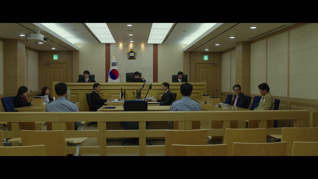 李沧东改编村上春树的《燃烧》，细思恐极的隐喻和谜团全为你破解