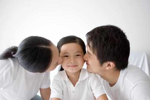 找了一个漂亮的女朋友，心里害怕守不住，如何做才能够守住女友？