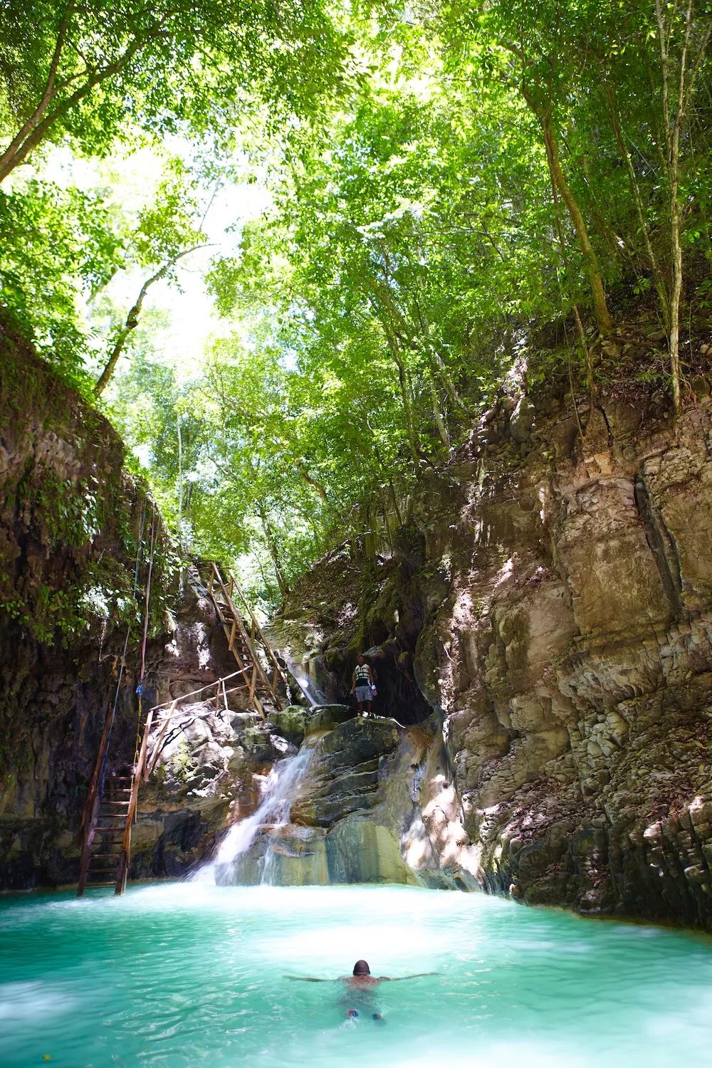 岛国名叫“星期天”，果然很懒很悠闲