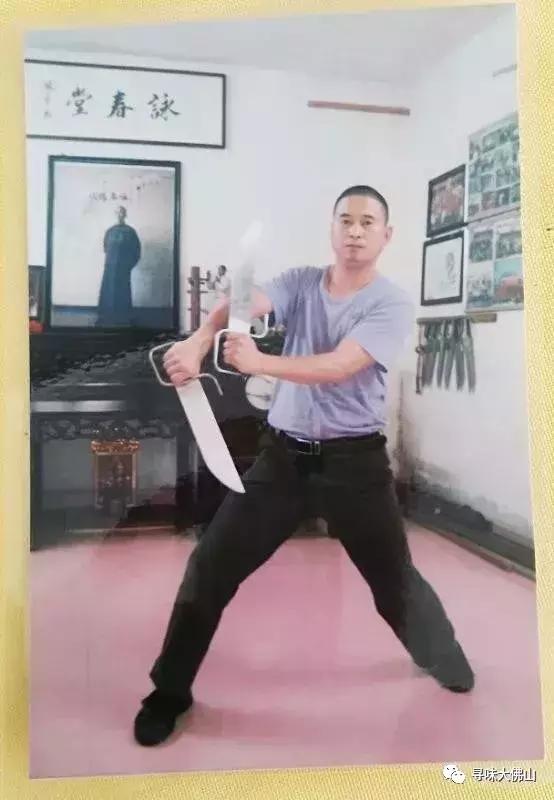 这间专注牛杂30年的老店华丽升级，吃完变甄子丹！