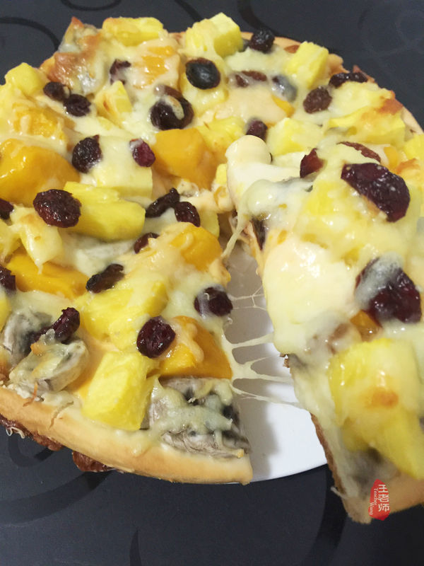 出去游玩回来就想吃的,第一次尝试水果披萨好看又好吃