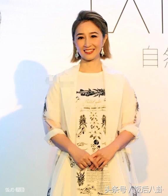 黎姿与关咏荷对比照,关咏荷和黎姿怎么长得一模一样