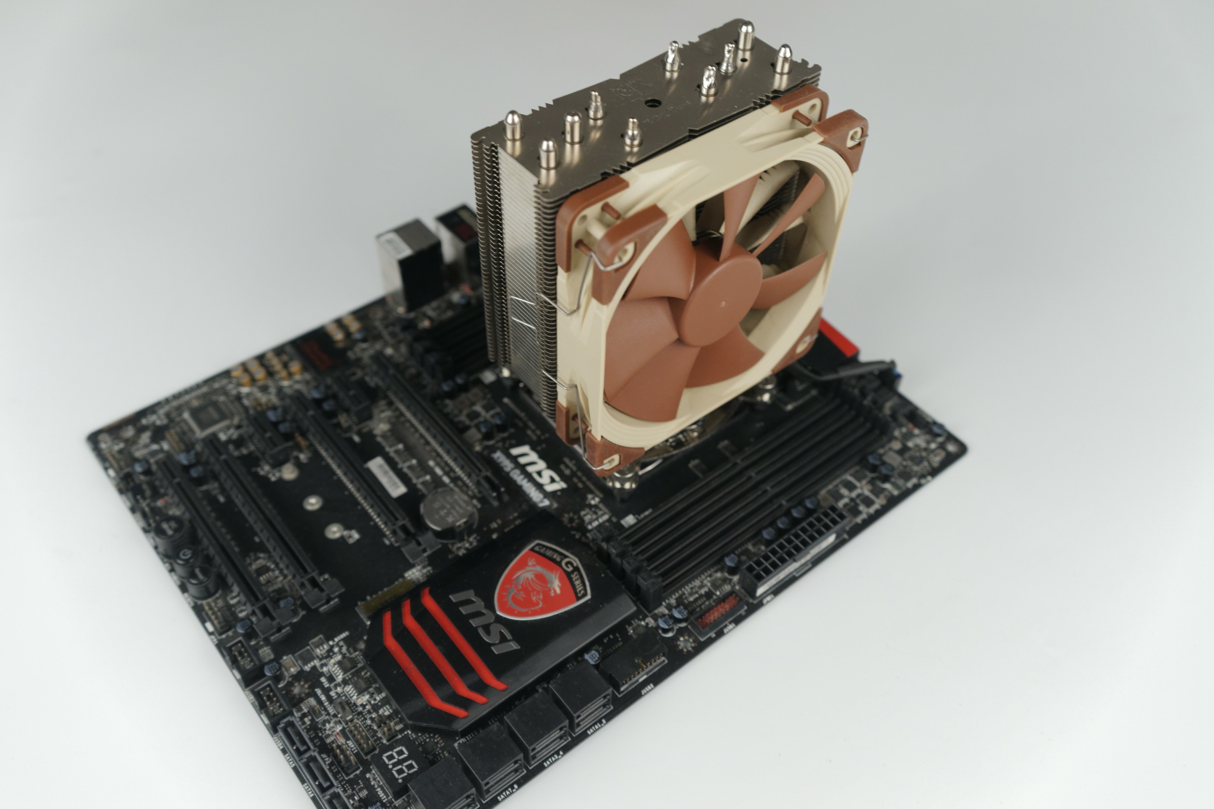 天热了汽车需要更换冷却液吗,天热师傅修空调的说说