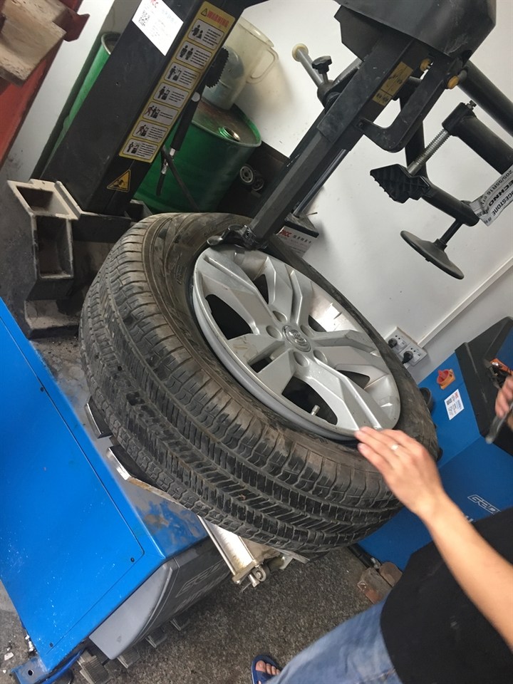 长安cs75plus轮胎爆胎,长安cs75爆胎怎么回事