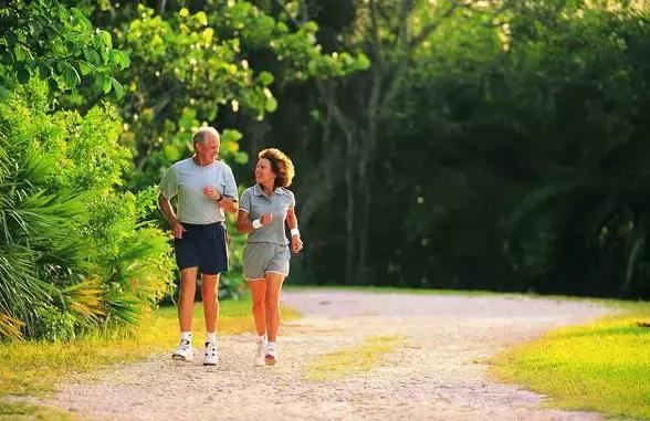 50岁后运动量过大,50岁过度运动会衰老吗