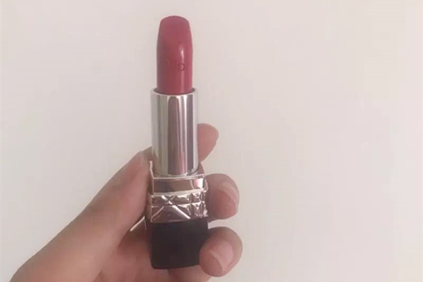 让人无限回购的显白口红推荐,3支必买大牌口红