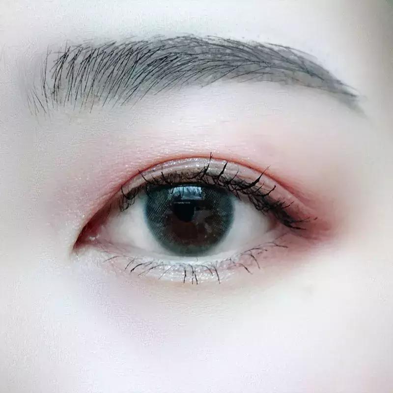 只需10步一个完美眼妆出炉,可爱又有气场的眼妆教程