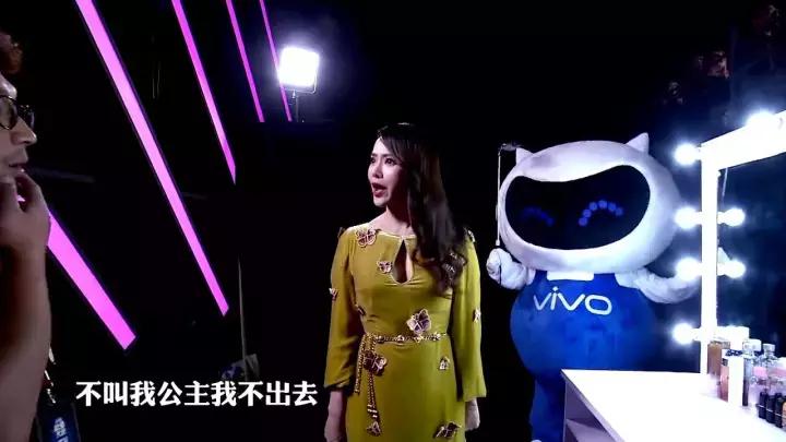 深夜怒怼直男癌的她，却日常被吐槽戏多矫情玻璃心？