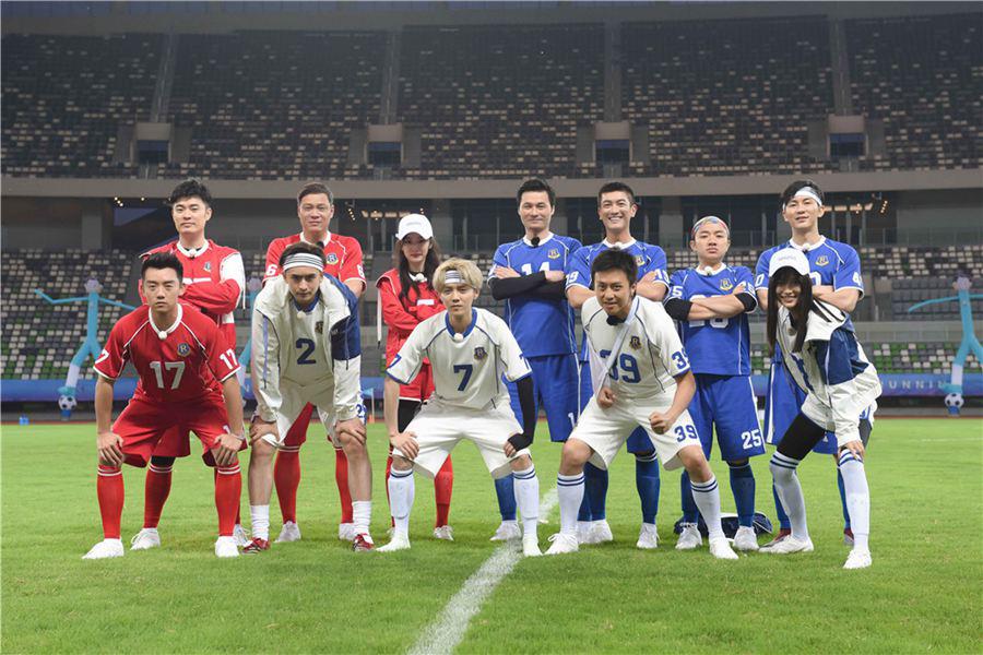 鹿晗雪地足球赛,鹿晗踢足球重返17岁