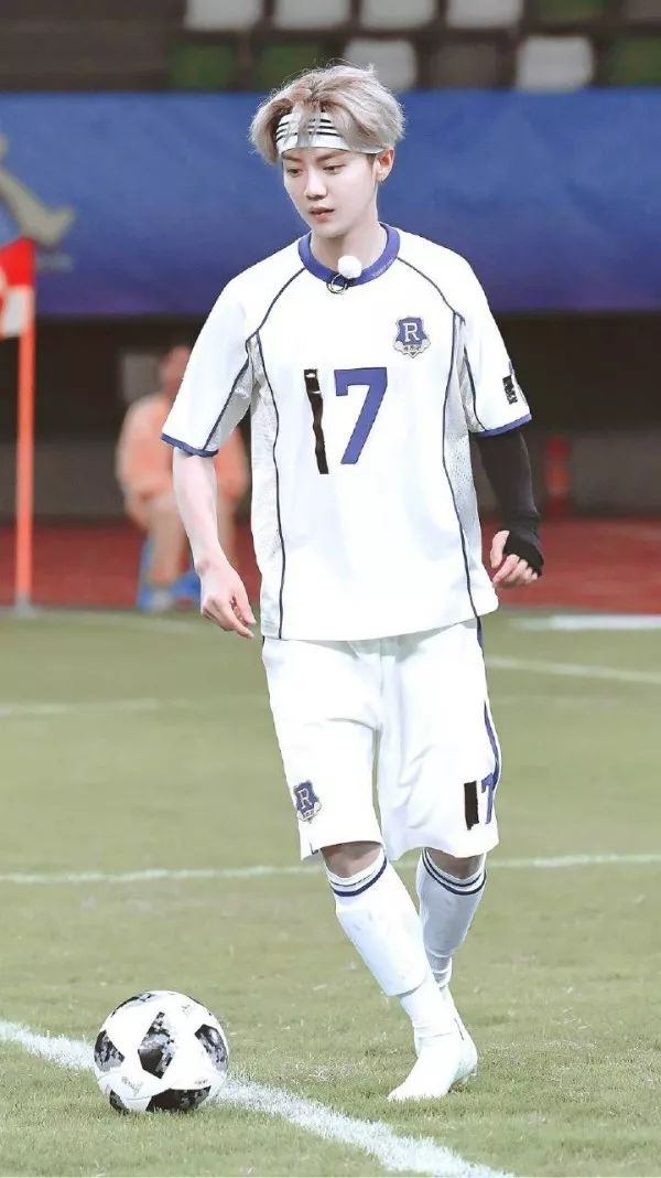 鹿晗凭实力解说世界杯,鹿晗解说世界杯状态