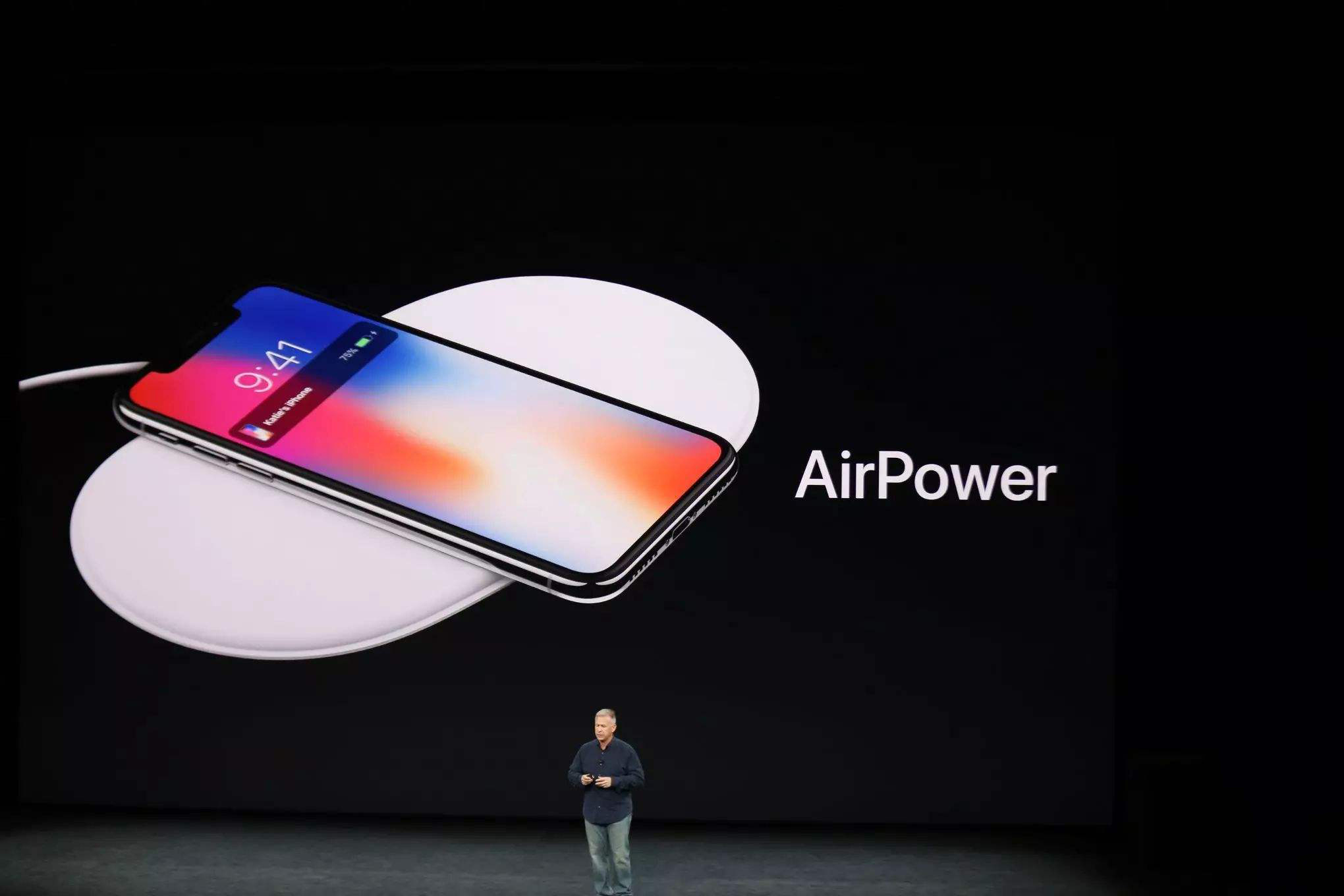 南孚开始往配件产品发展，这次来了一款89元无线充电底座