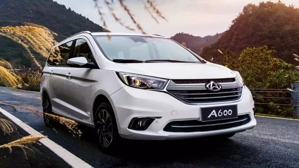 欧尚a600和宝骏730车身,欧尚a600对比宝骏360