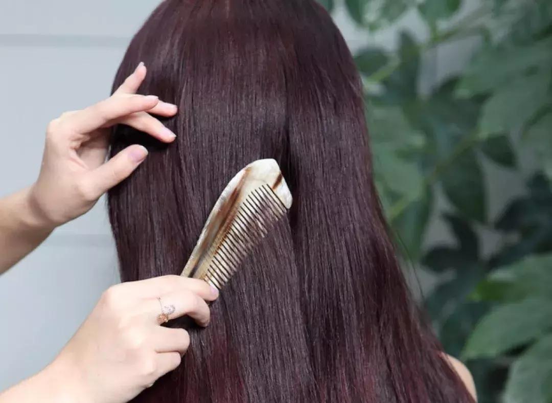 怎样梳头发最养生,梳头健康