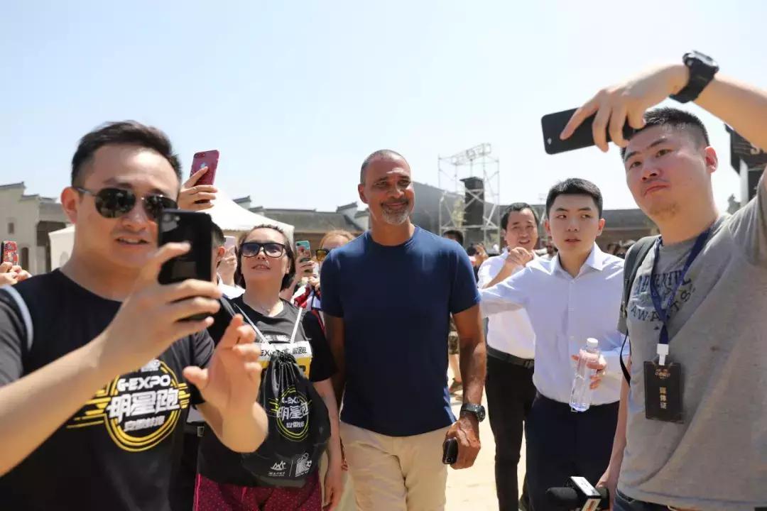 世界杯任意球大赛贝克汉姆,贝克汉姆罗纳尔多世界杯