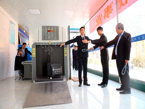 初、高中毕业生的福音！西轨特招，毕业直签铁路单位，高薪安置！