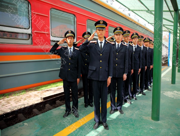 初、高中毕业生的福音！西轨特招，毕业直签铁路单位，高薪安置！