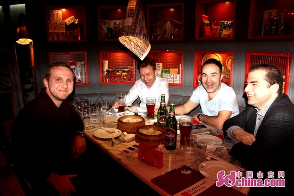 青岛啤酒世界杯主推产品,青岛国际啤酒节足球