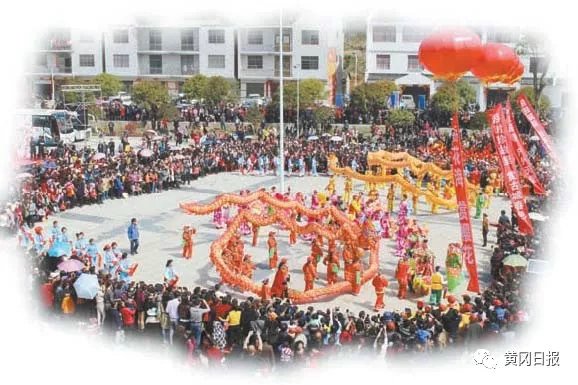 一个穷山村变富裕的故事,一个不起眼的山村如今的变化