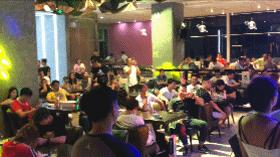 世界杯喝啤酒看球赛,世界杯踢球喝酒