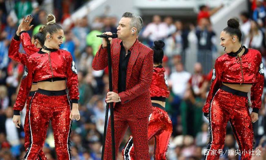 罗比威廉姆斯开幕式竖中指,世界杯罗比威廉姆斯为什么竖中指