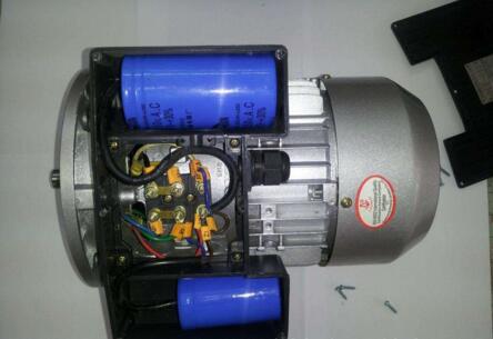 如何区分不同材质的电容,如何测量电容器电容值并判断好坏