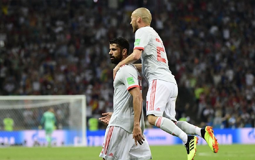 世界杯裁判抢戏,世界杯决赛裁判点球马丁内斯黄牌