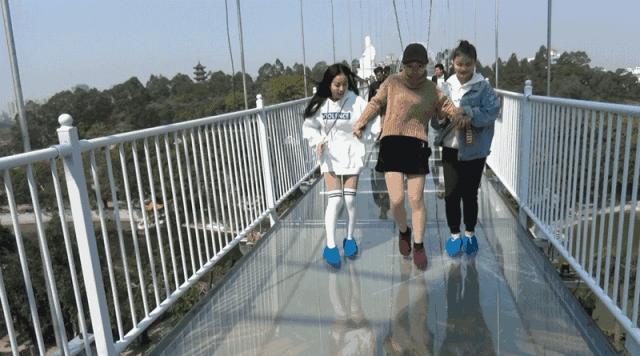 浙江湖州玻璃栈道,浙江灵溪山玻璃栈道景区