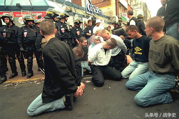 英国足球流氓夸自己战斗力高，这两国人笑了，莫斯科保卫战将再现