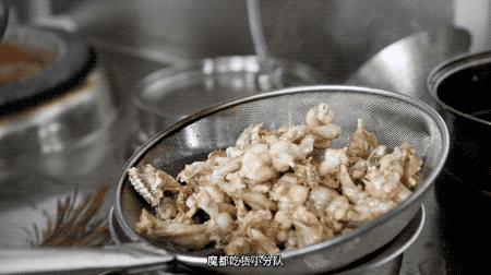 三围惊人的火锅塔，点它我被吼了