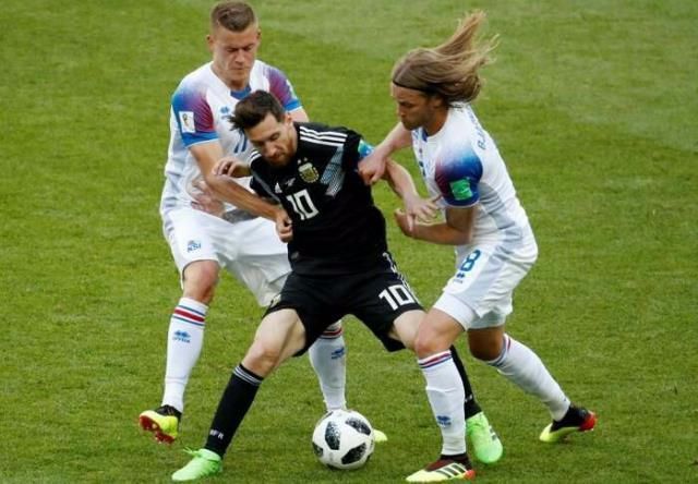 梅西在场上的表现比c罗好一倍,c罗让梅西绝望的瞬间