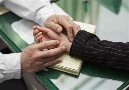 感冒头重按哪些穴位,感冒头冷怕风还上火按什么穴位