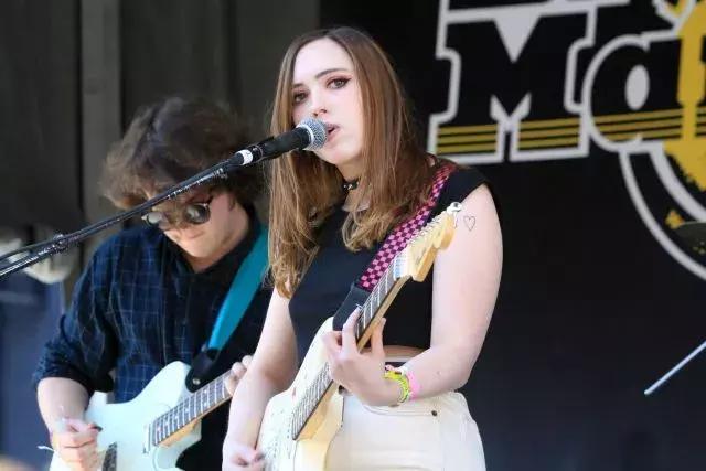 吉他为什么在世界能流行起来 (吉他最近流行)